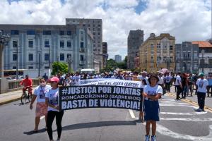 Famílias camponesas protestam no Recife contra ameaças de despejo e denunciam leilões de terras 