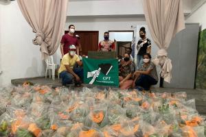 Comunidades na Mata Norte de Pernambuco doam toneladas de alimentos para marcar a Luta por Soberania Alimentar 